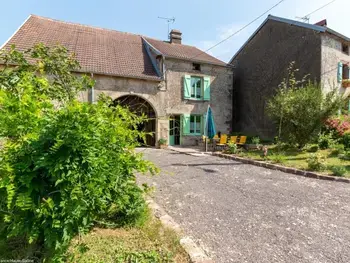 Gite in EQUEVILLEY,Maison rénovée à la campagne, jardin clos, animaux admis, vélos & parking privés FR-1-583-335 N°1022401