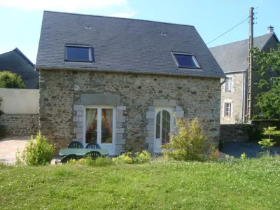 Gite à Heugueville sur Sienne,Charmante maison en pierre proche mer avec jardin et BBQ FR-1-362-1191 N°1034046