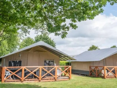 Casa a Gulpen,Panorama Lodge (glamping tent) NL6271.600.6 N°1035497