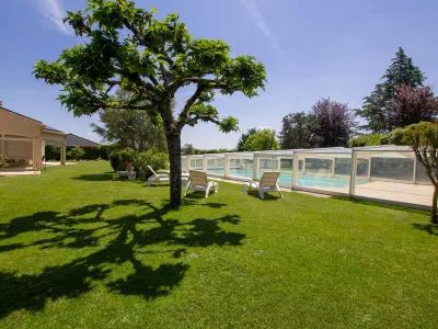 Gite à Saint Laurent des Vignes,Maison Périgord avec piscine, wifi et parking FR-1-616-434 N°1038312