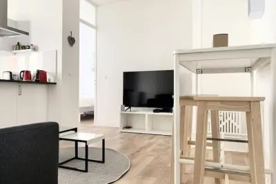 Appartement à Grenoble, | Le Grenoblois 🌐 | Spacieux T2 | Cours Jean Jaurès - L1040736 - Photo 1