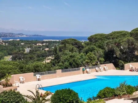 Maison à Cogolin, Maison charmante à Cogolin avec vue sur la mer et piscine - L1061877 - Photo 1