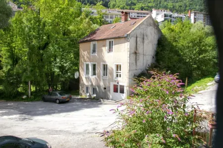 Maison à Saint Claude, Maison spacieuse avec vue rivière et sauna - Saint-Claude - L1064005 - Photo 1