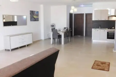 Appartement à Għajnsielem, Appartement lumineux avec vue sur la mer à Għajnsielem - 120 m² - L1066339 - Photo 1